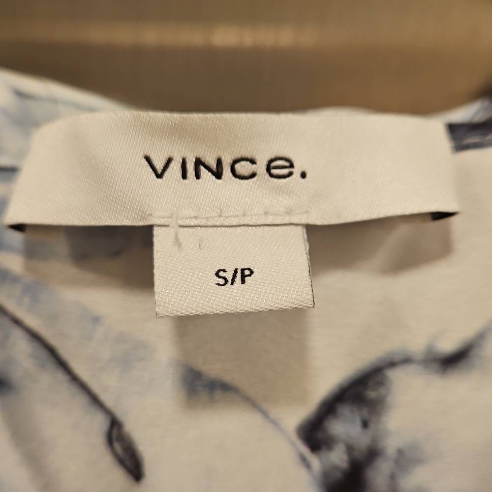 💕VINCE💕 Lilly Pleated Blouse ~ Pale Azure Small S NWOT - Picture 12 of 14